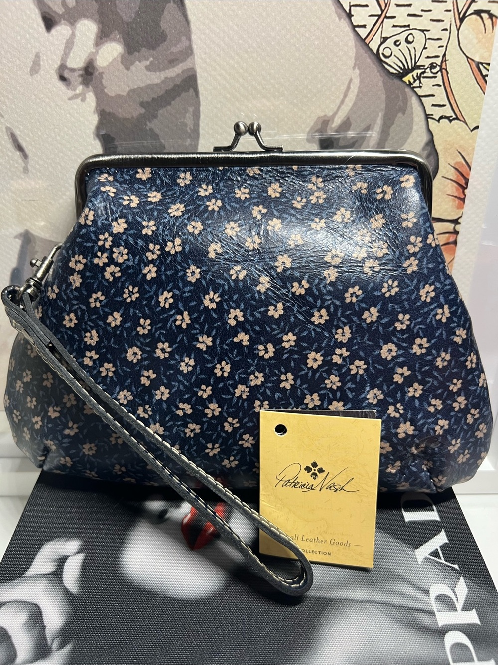PATRICIA NASH Large Navy Daisy Savena Kisslock Wristlet